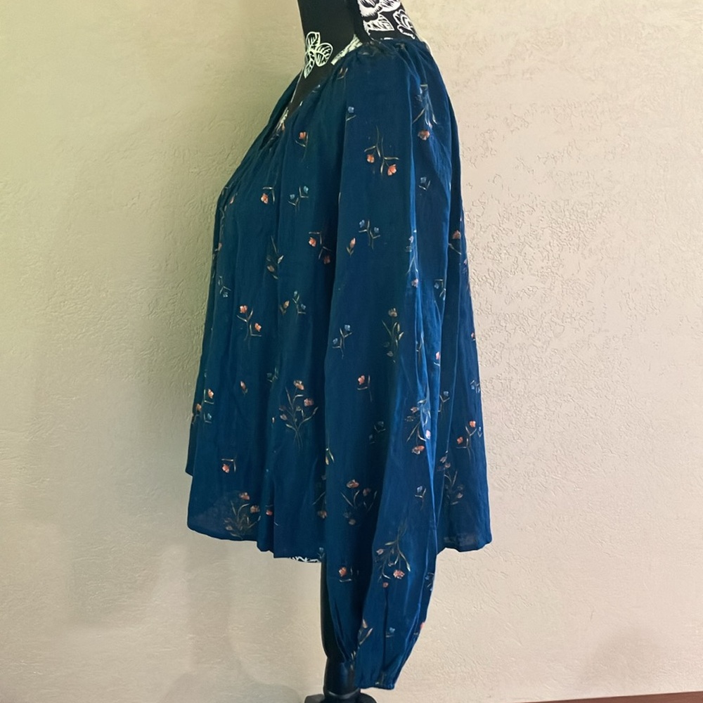 NWT XXL a.n.a BLUE & FLORAL PRINT LONG SLEEVED TOP - Picture 2 of 8